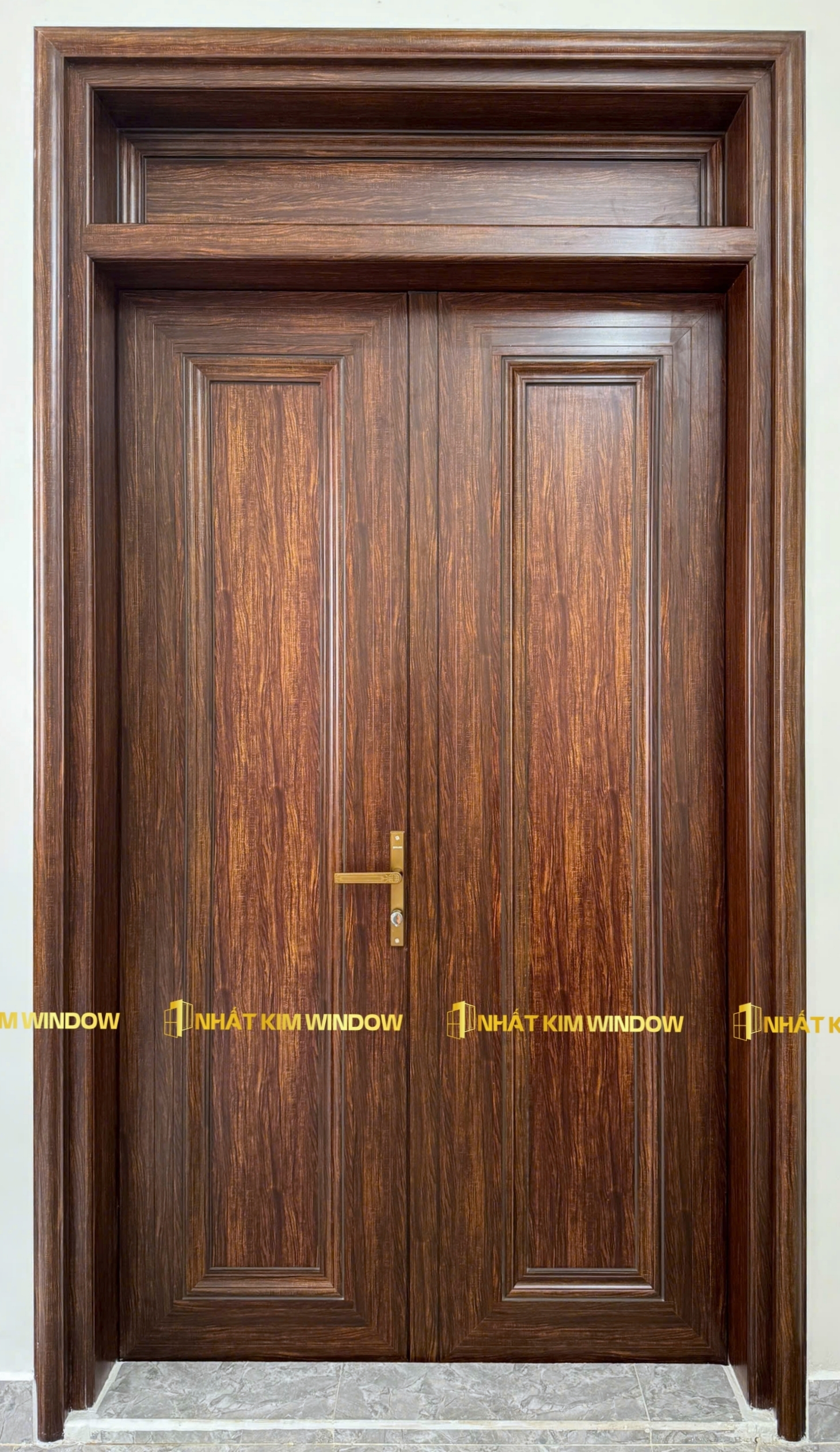 Cửa chính mở quay 2 cánh tấm liền - Màu vân gỗ trắc
